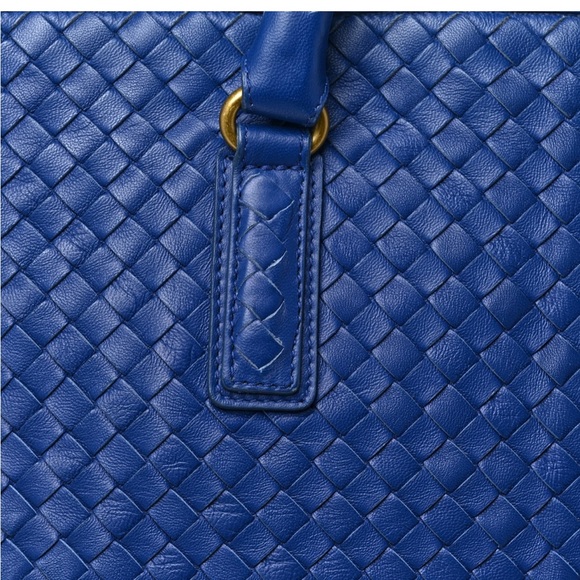 Bottega veneta Intrecciato convertible tote in cobalt blue - Picture 5 of 10